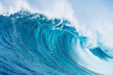Image of an ocean wave